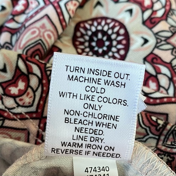 Dressbarn Women's Multicolor Floral Patterned V-Neck Relaxed Fit Top Size 3X NEW - Picture 10 of 10